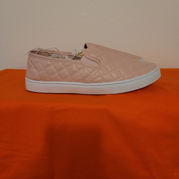 Blush Quilted Shoes sizes 6 7 8 9 10 - Picture 6 of 9